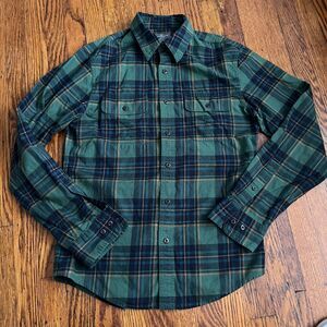 L.L. Bean Signature Series Slim Fit Green & Blue Button UpFlannel Men's Size S